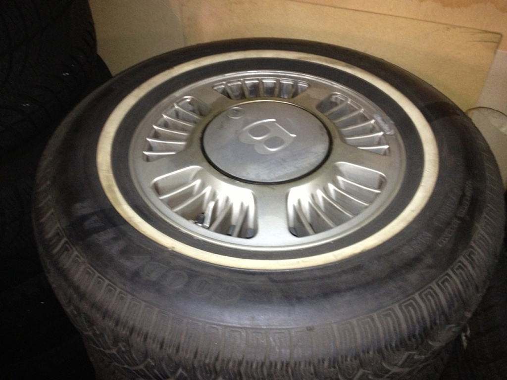 Mulsanne & Turbo ( jantes aluminium avec pneus )
