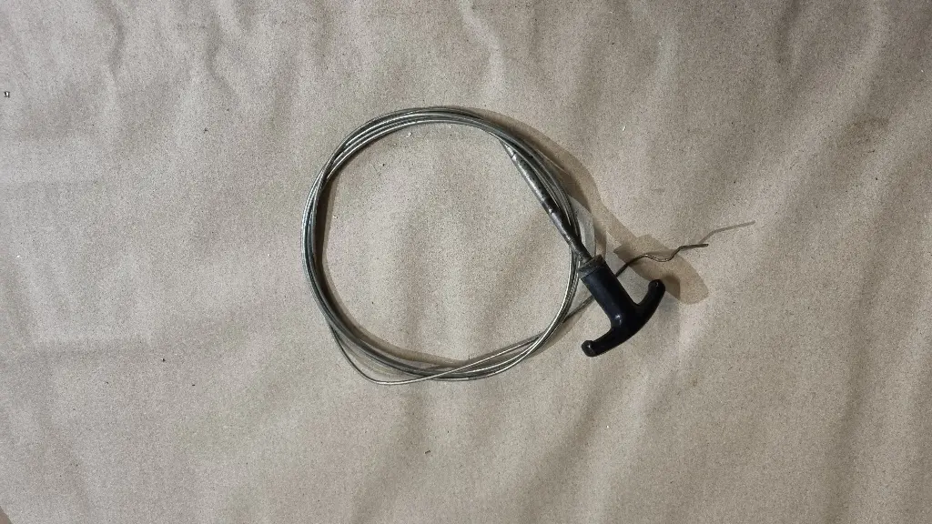 Cable ouverture capot moteur