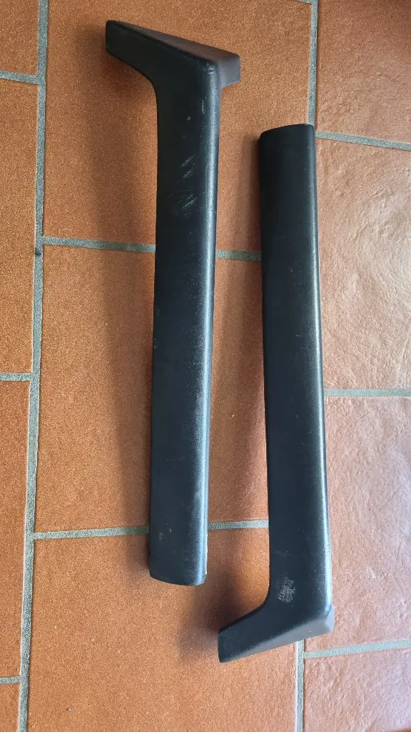 Knieschutz / Untere Verkleidung des Armaturenbretts