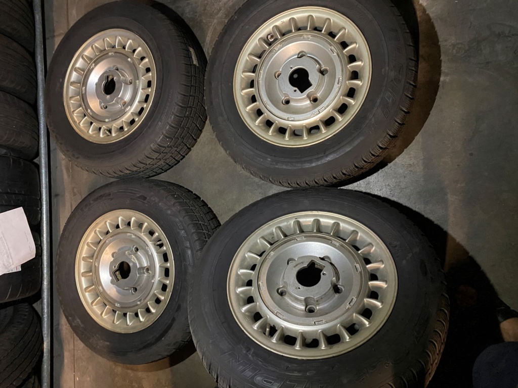 4x Jantes et pneus 