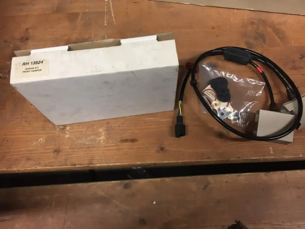 Kit câble d'amortisseur avant
