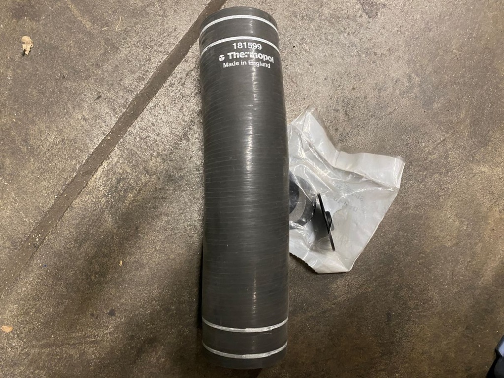 Tuyau d'eau sous collecteur d'admission