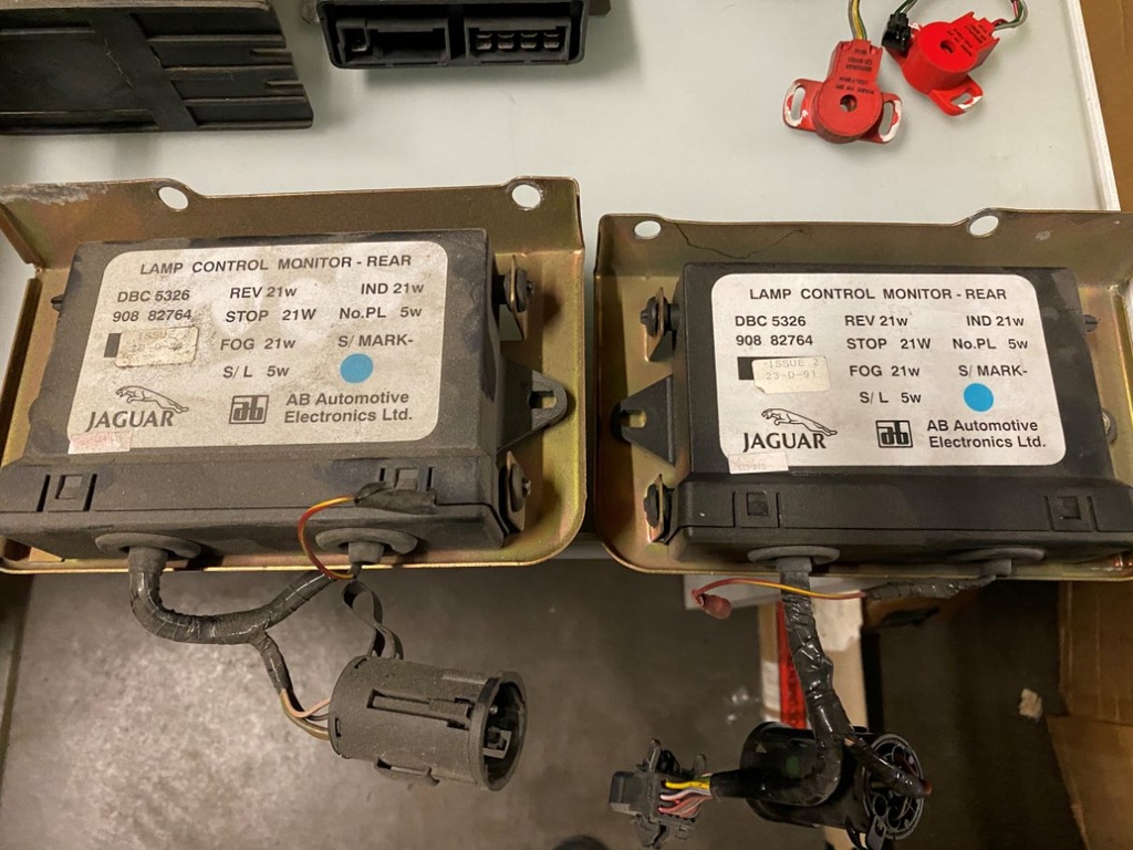  2x Modules de contrôle de la défaillance d'une ampoule de phare