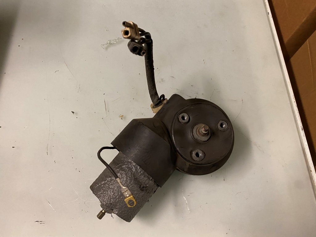 Dispositif de levage des feux et phares RH 