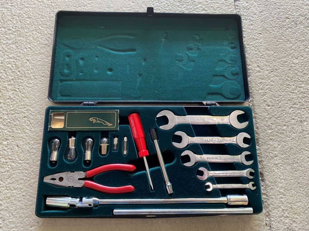  Trousse à outil d'origine