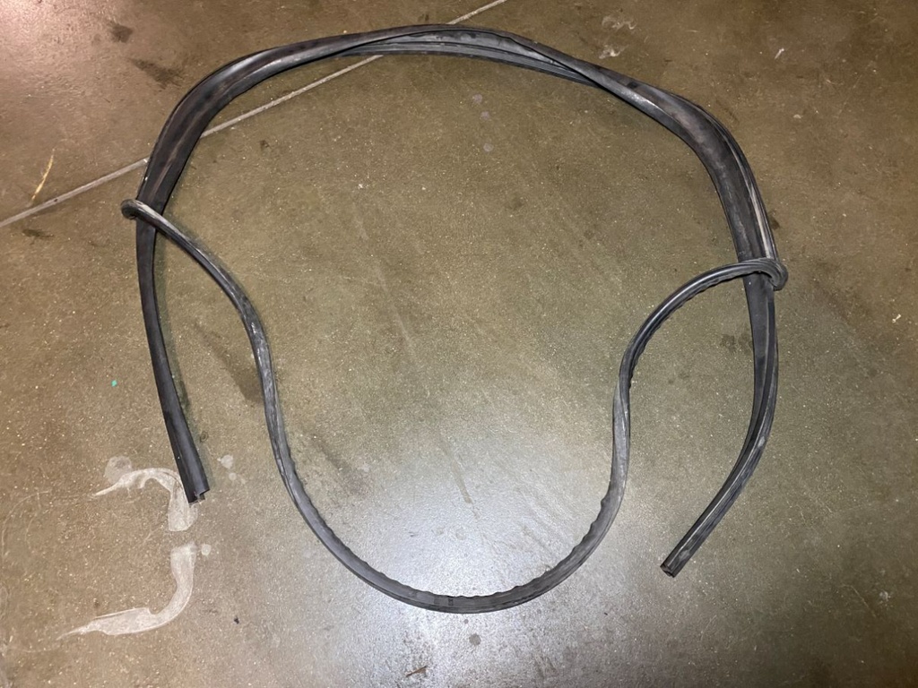 Surround en caoutchouc de l'écran arrière