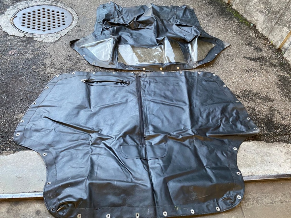  Capote vinyle noir, + Couvre tonneau vinyle, occasion comme neuf