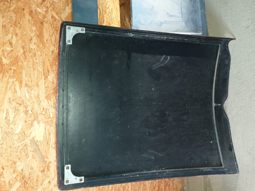 Capot av LHD (Front bonnet) 