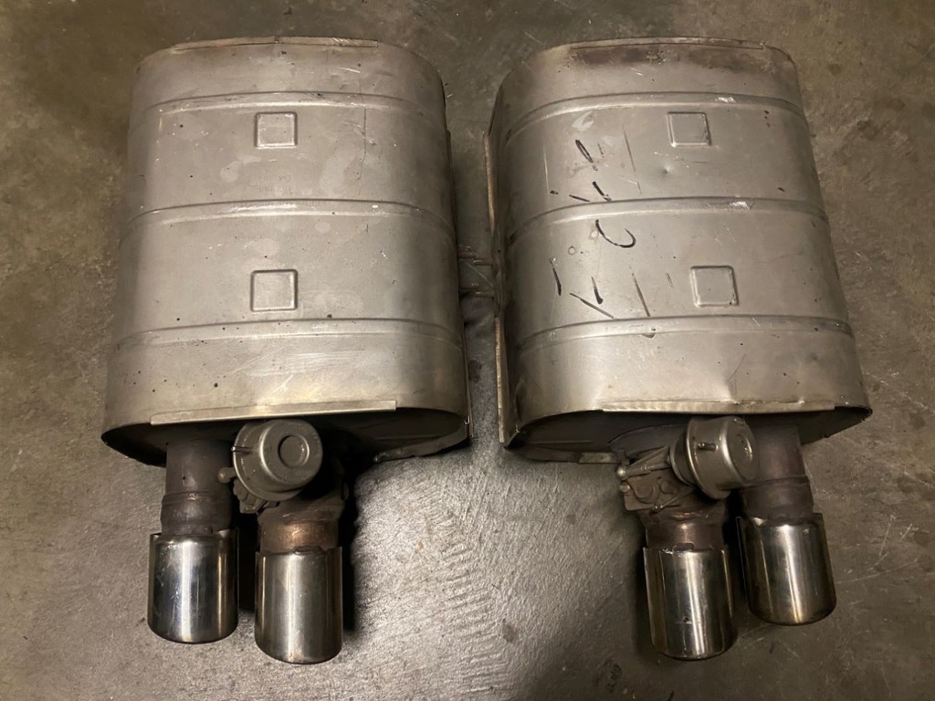  Silencieux d'échappement arrière droit & gauche 