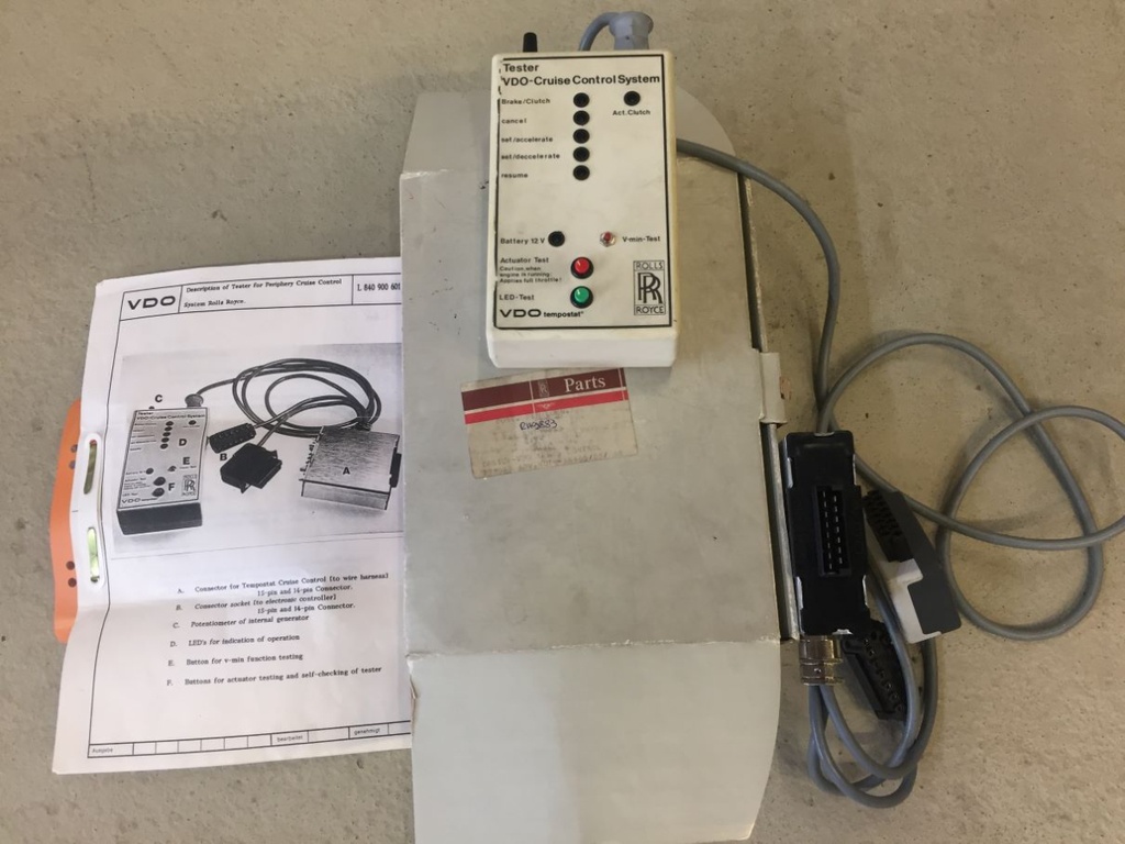 Boîtier d'essai pour le système de contrôle de vitesse (régulateur de vitesse)