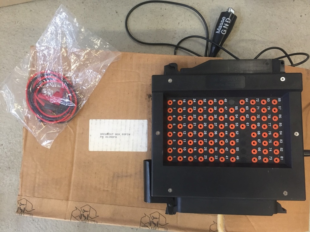 ( TESTER ) BREAKOUT BOX 83 PIN/LEAD