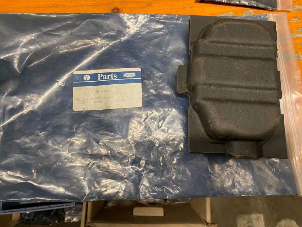  Couvercle d'insonorisation de l'actionneur de verrouillage de porte