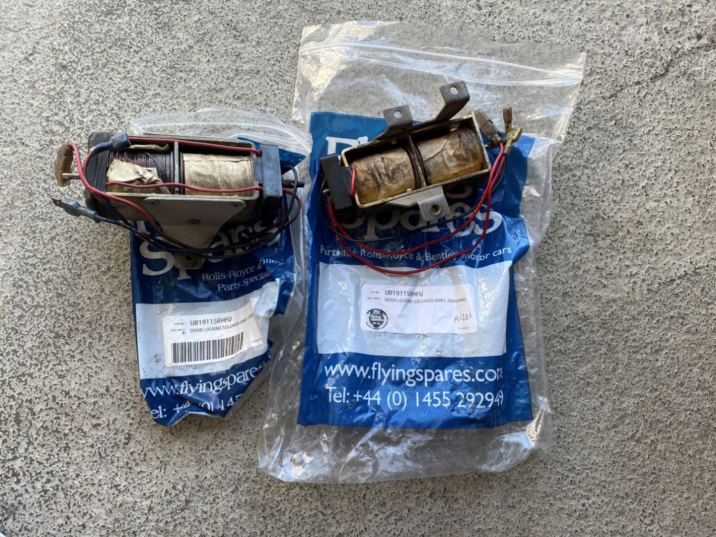  Solénoïde de verrouillage de porte centralisé d'occasion testé. 