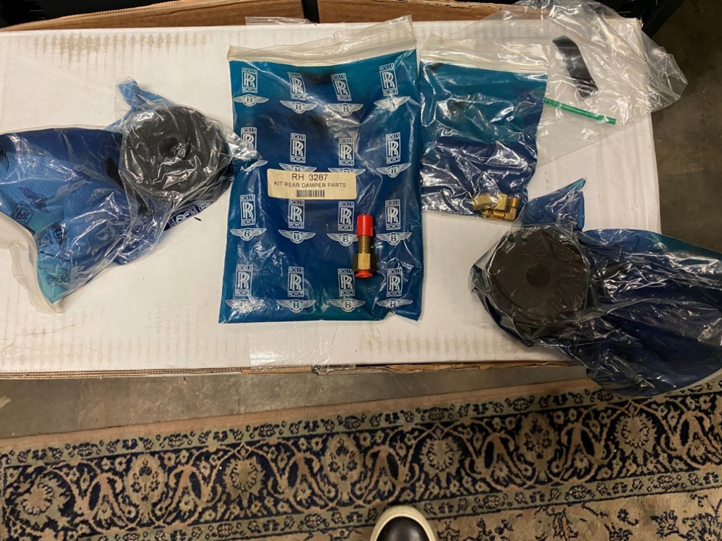 Kit pièces d'amortisseur arrière