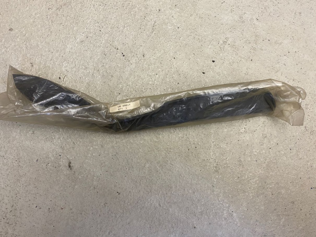 Caoutchoux moulage d'aile