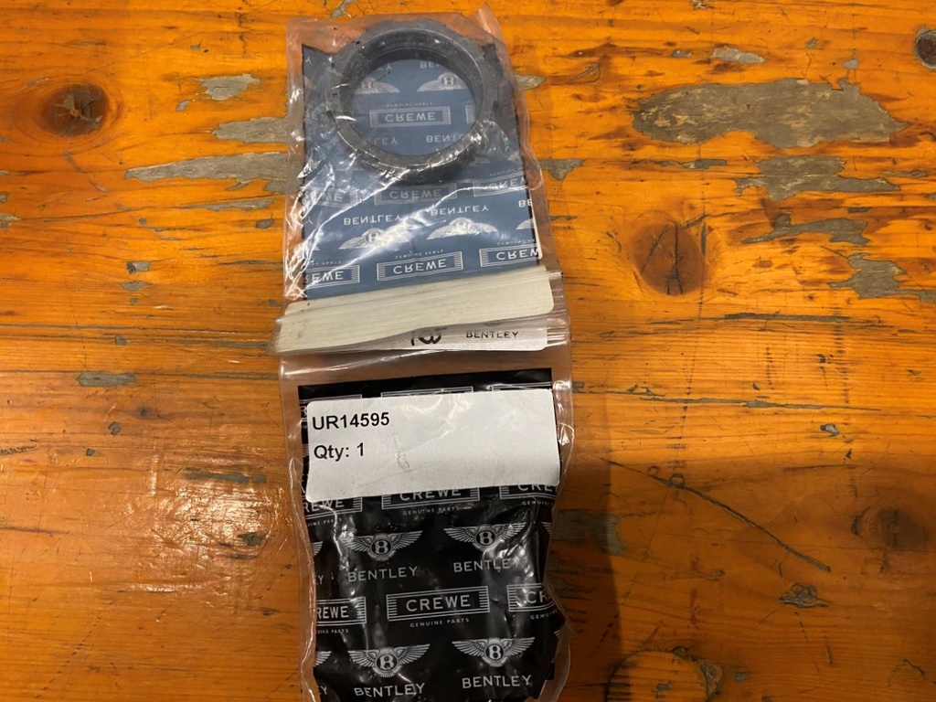  Ecrou de rotule supérieur (requis par 2 par voiture): 