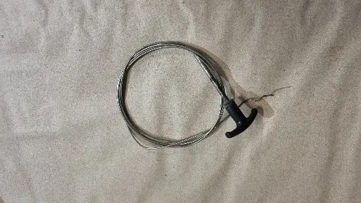 Kabel zum Öffnen der Motorhaube