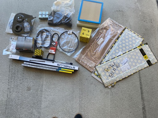 kit service avec courroies de distributions et accessoires selon listing