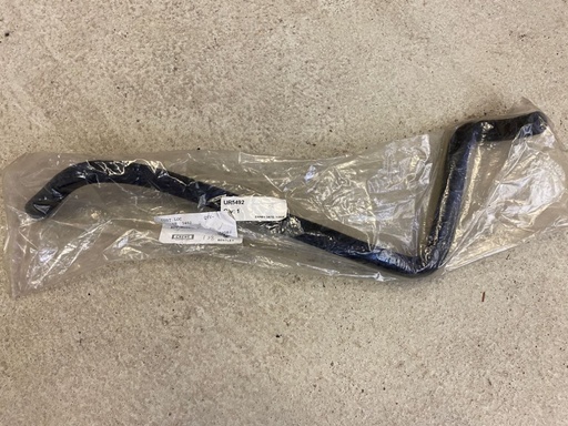 Tuyau de chauffage entre la matrice de désembuage et la pompe à eau. 