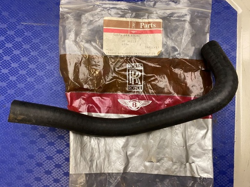 Tuyau de chauffage entre le moteur et le robinet de chauffage 