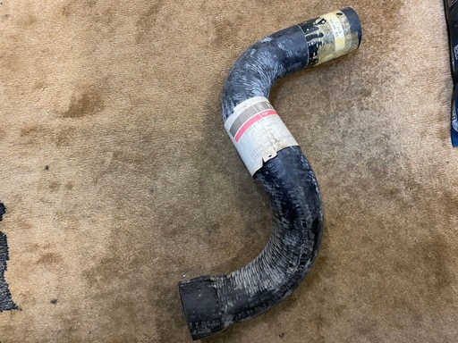 Tuyau inférieur pour radiateur 
