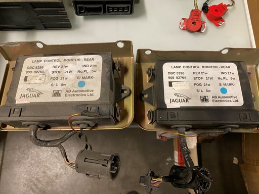  2x Modules de contrôle de la défaillance d'une ampoule de phare