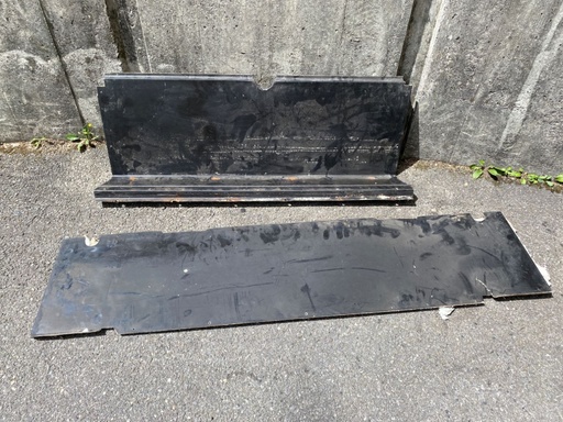 Panneau bouclier avec isolation bagages et de l'habitacle 