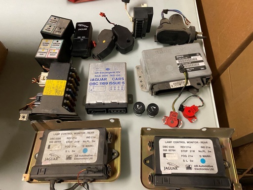  Console centrale,  Actionneur chauffage Air Vent, Module RH / LH DELANAIR