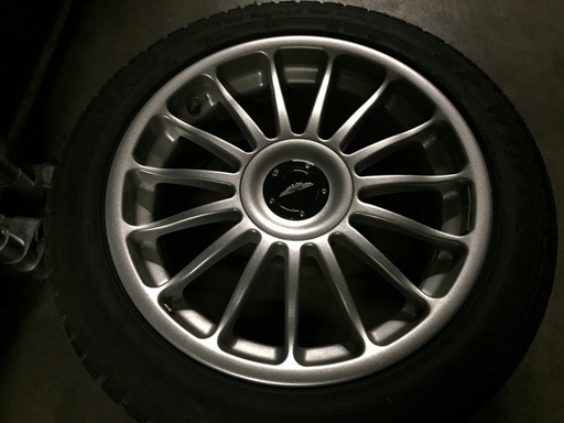  Jantes et pneus d'origine hiver