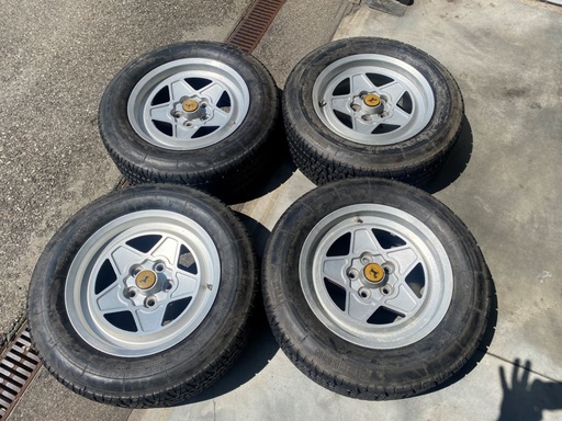  Jante et pneus d'origine