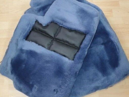Jeux tapis peau de mouton Bleu colour (9aj Portofino) Lambs Wool