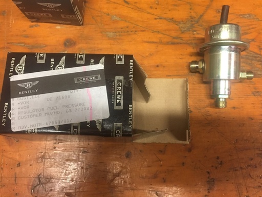 Regulateur de pression d'essence