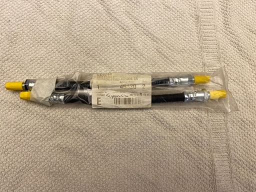 Flexibles en caoutchouc pour l'étrier arrière gauche extérieur (plus court) des deux.