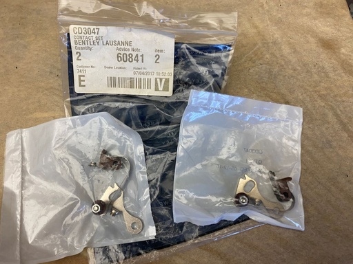 Rupteur jumeaux pour le distributeur. 2 sont nécessaires par voiture. 